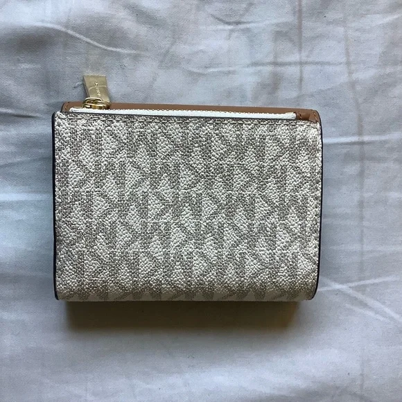 Michael Kors Compact Wallet - Picture 2 of 7